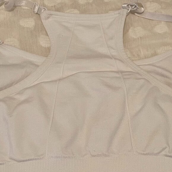 EUC 2 Girls Sports Bras, Black Champion & White Maidenform, Medium - Picture 7 of 7